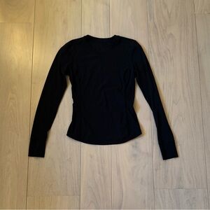 Lululemon ventilated mesh back long sleeve in black
